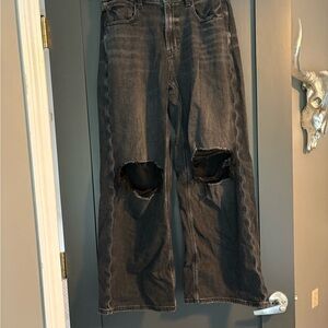 Women’s American Eagle Black Distressed Jeans